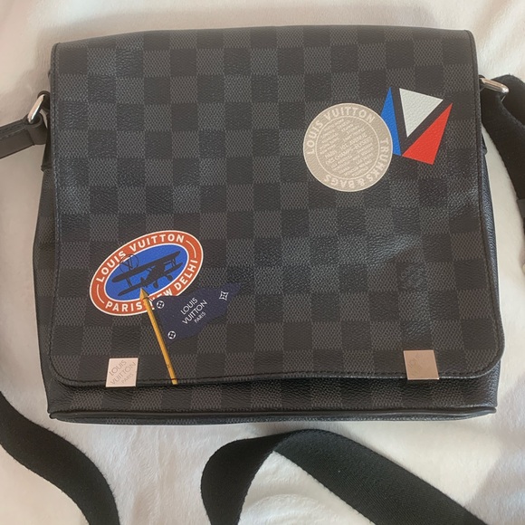 Louis Vuitton damier limited edition messenger bag - Picture 2 of 15